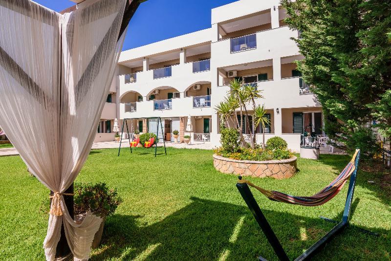 Remezzo Studios & Apartments Амуді Екстер'єр фото